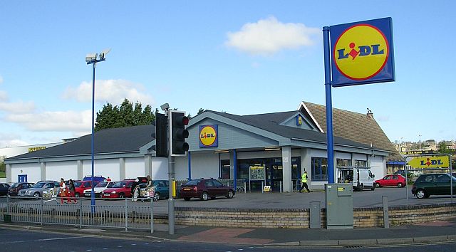 Lidl_Store_-_Ingleby_Road_-_geograph.org.uk_-_405998